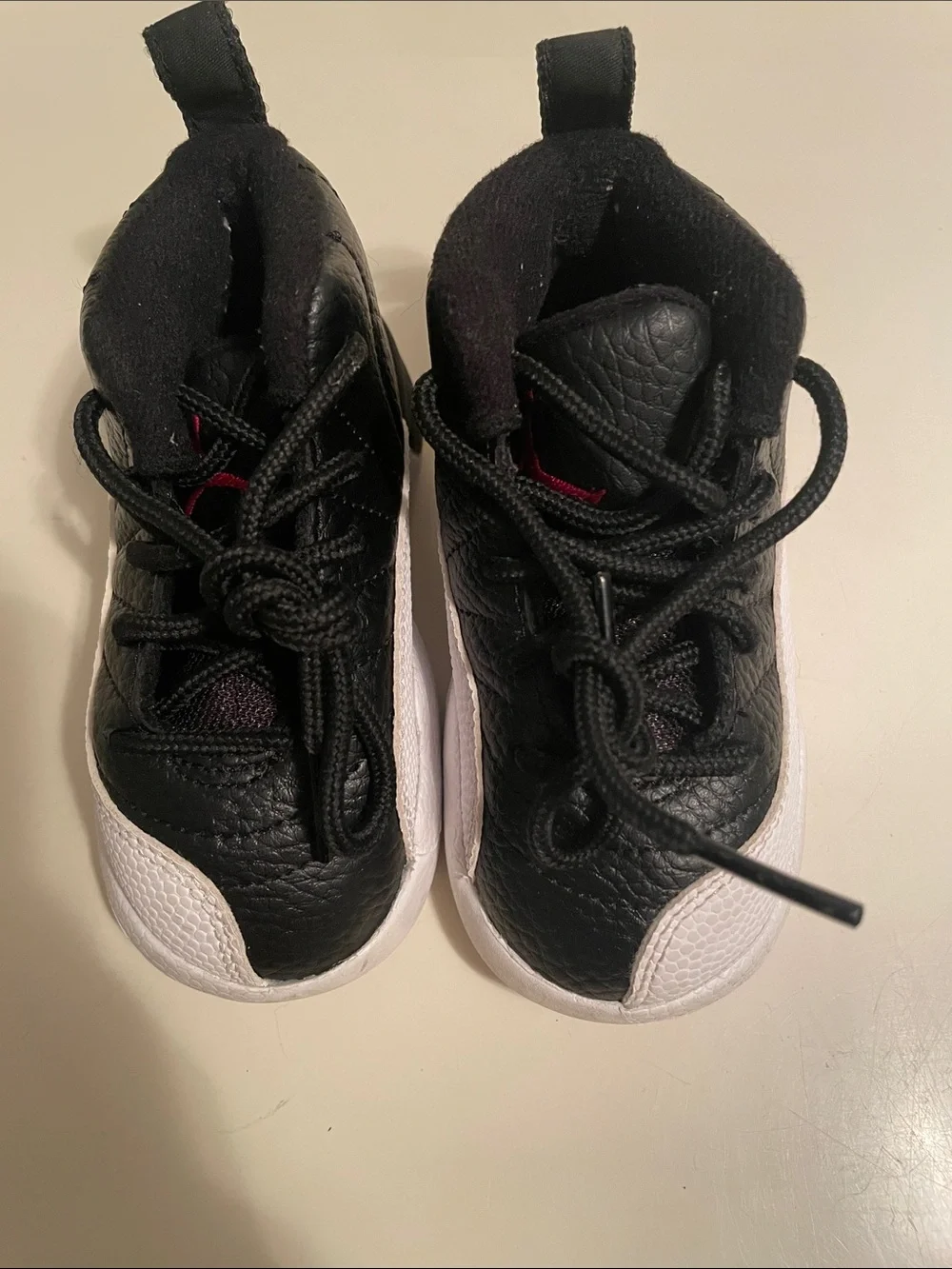 Jordan 12 Retro black and white size 6c